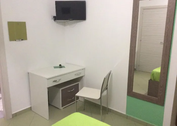 Be And Be Alojamento de Acomodação e Pequeno-almoço Montesano sulla Marcellana